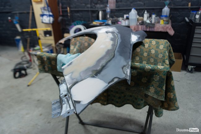 У Луцьку відкрили професійний малярний цех, де якісно фарбують автомобілі*