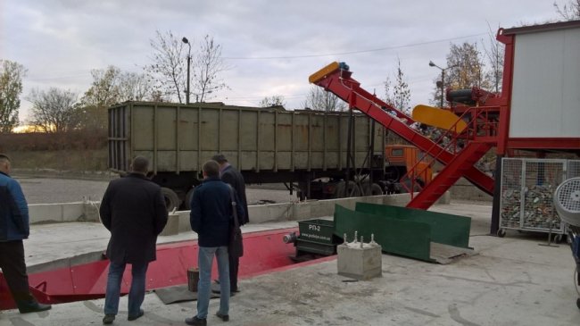 Сортувальна станція сміття на вулиці Трункіна у Луцьку 