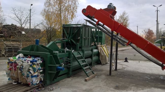 Сортувальна станція сміття на вулиці Трункіна у Луцьку 