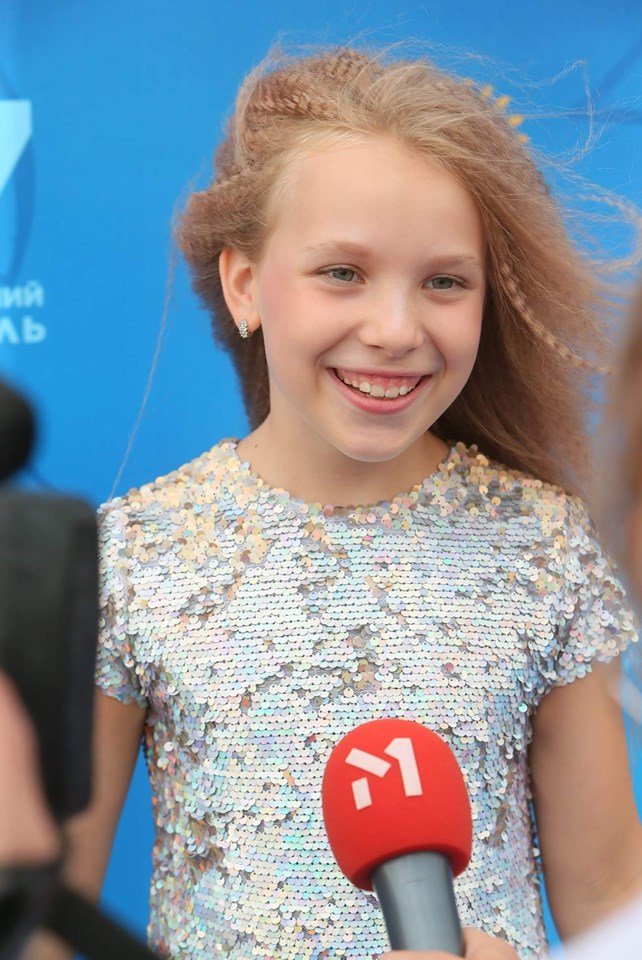 «Таврійські Ігри», M1 Music Awards і «Голос діти»: 9-річна лучанка розповіла, як підкорює велику сцену