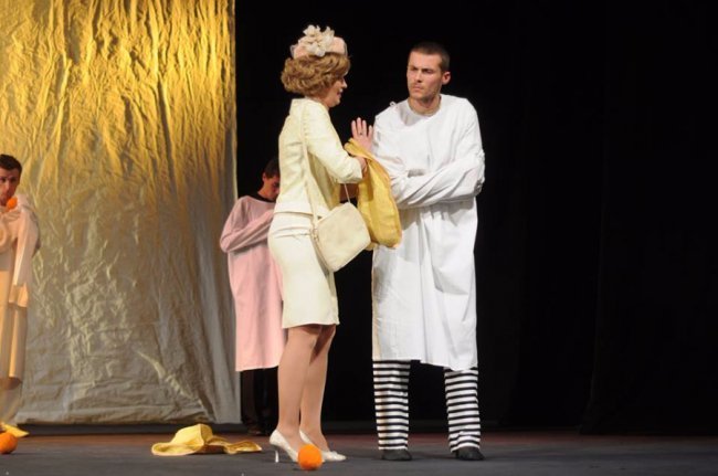 Єва - з.а. України Світлана Органіста, Бруно - Сергій Єрмакович у виставі Любов до скону Альдо Ніколаї