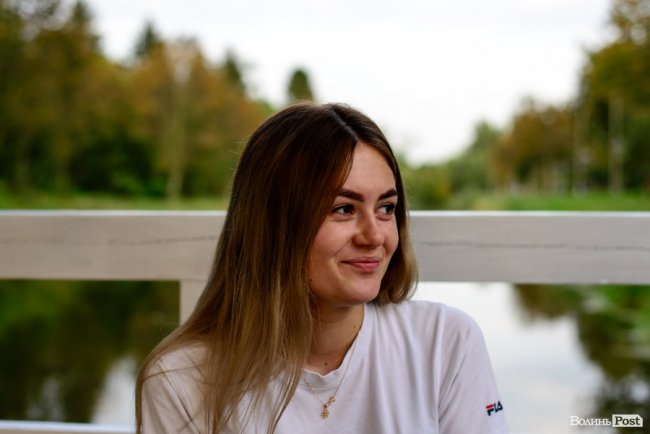 Бренди серед дрантя: як лучанка заробляє, продаючи секонд-хенд в Instagram