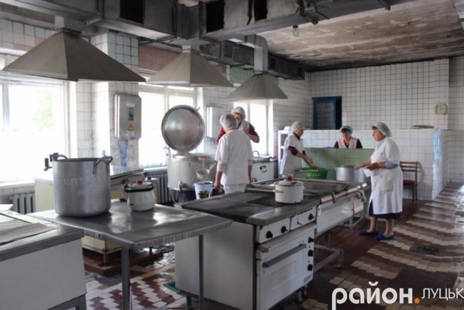 Наїстися за 8 гривень: як харчуються пацієнти обласної психлікарні