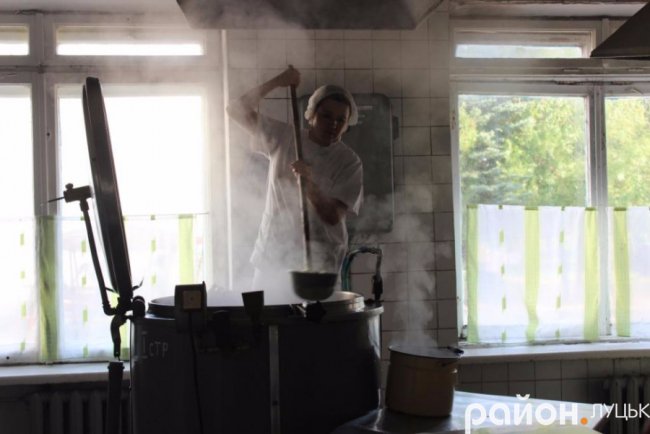 Наїстися за 8 гривень: як харчуються пацієнти обласної психлікарні