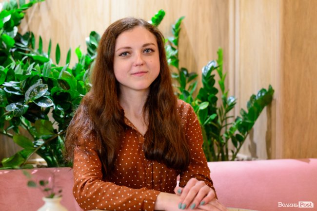 «Мій перший робочий політ був буквально першим у житті»: стюардеса з Волині – про міфи, коронавірус та яйця на борту 