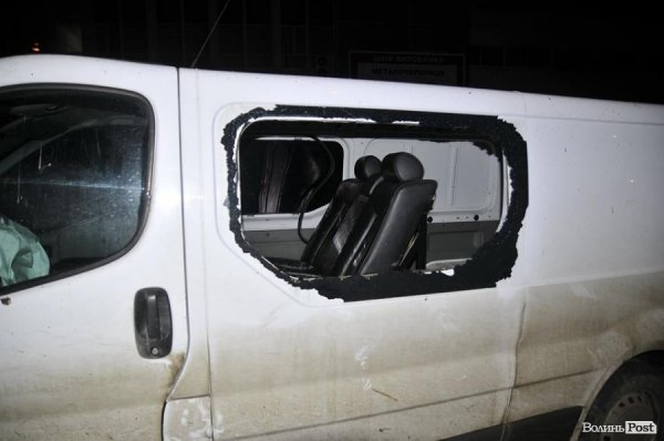 «Нічна варта»: розтрощені автівки, масова бійка і Lexus, який «доїздився»