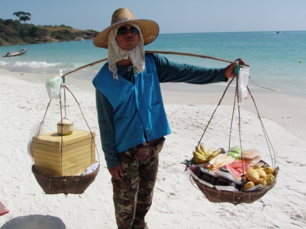 «Нотатки мандрівниці» Анни Басманової-Тріль: Я сумую за ресторанами на 63-му поверсі, де місто - на долоні