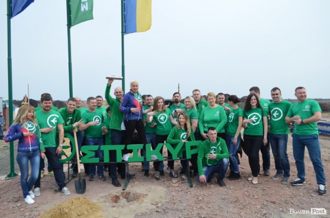 Чисте повітря, високі технології і ніякої «хімії»: як на Волині виготовляють курятину нового покоління. ФОТО*