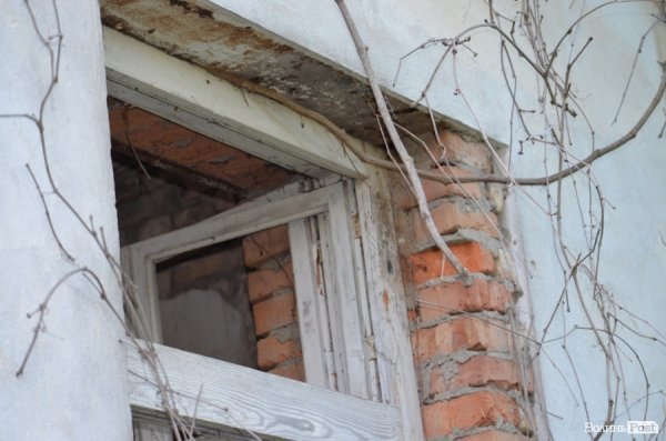 Під Луцьким замком «звили гніздо» наркомани. ФОТО 