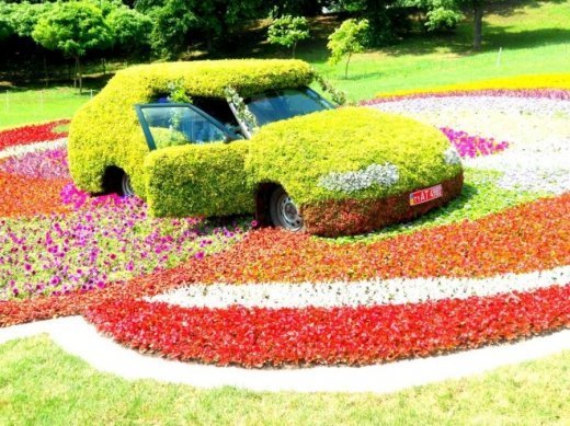 Незвичайний автосалон у Києві :-)