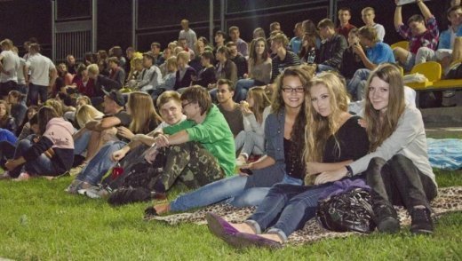 Як це було… кіно під зорями очима глядачки