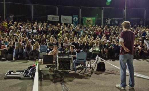 Як це було… кіно під зорями очима глядачки