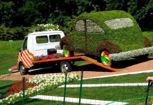 Незвичайний автосалон у Києві :-)