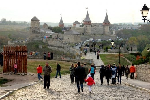 Луцьк шукає, а Кам'янець-Подільський робить