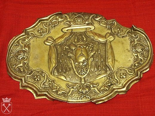 Таємниці гербових натяків луцького костелу 