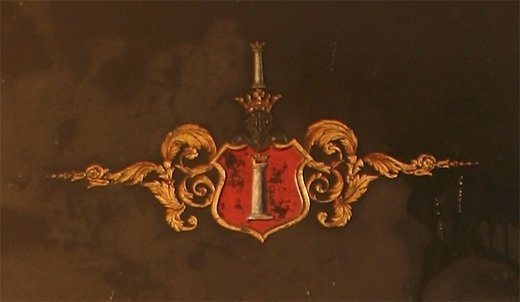 Таємниці гербових натяків луцького костелу 