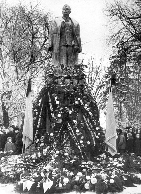 Луцьк 1950-х: естетика сталінської доби