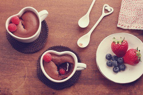 Теплі історії про ДИВА, КОХАНИХ і РІДНИХ