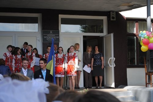 Відзвонив шкільний дзвінок, відзвонив...