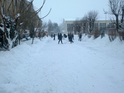 Сніжний Луцьк у неділю, або мій робочий день