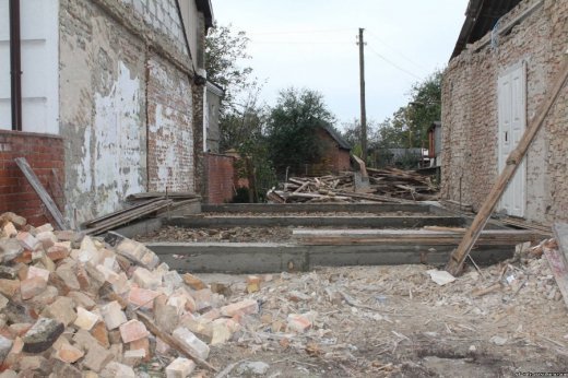 Може, вже досить брати хабарі?