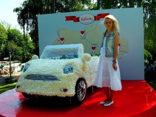 Незвичайний автосалон у Києві :-)