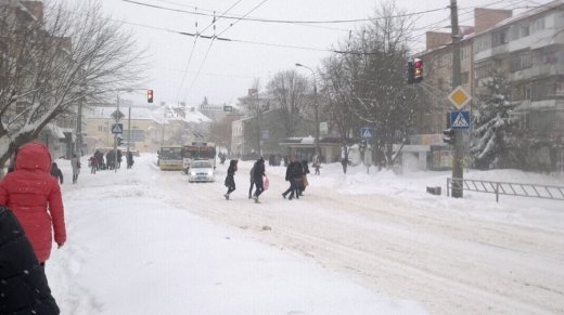 Сніжний Луцьк у неділю, або мій робочий день