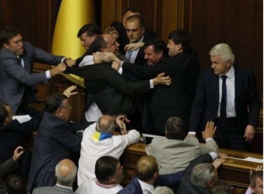 "Кастет", що розбив голову бютівцю у парламенті - це волинський регіонал Горбатюк?