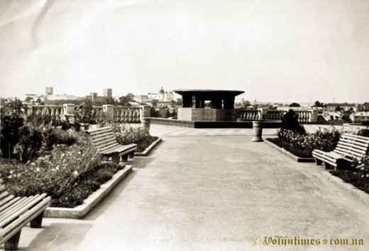 Архітектурний ансамбль в центрі Луцька