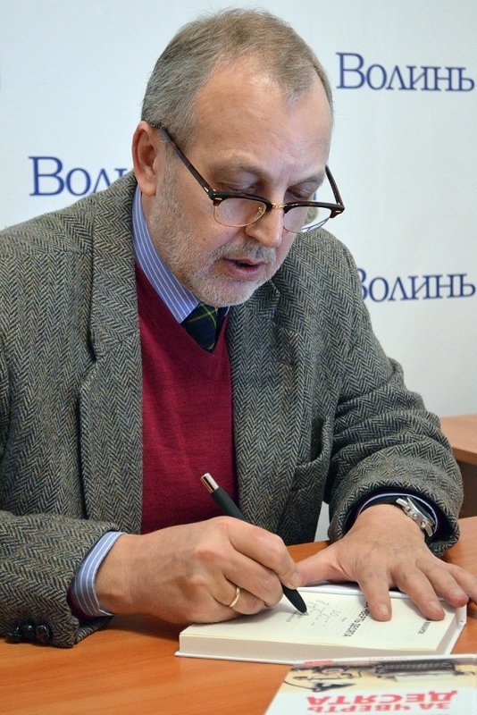 Чат з Юрієм Макаровим