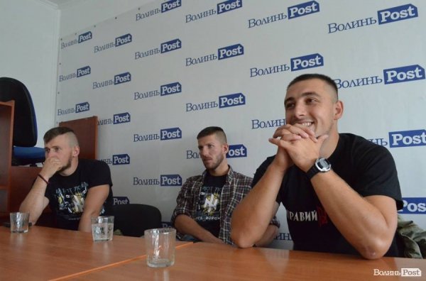 Чат з Павлом Данильчуком та побратимами