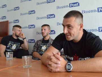 Чат з Павлом Данильчуком та побратимами