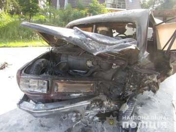 На трасі «Київ-Ковель-Ягодин» у результаті аварії загорілась автівка: травмувалось 4 людей. ФОТО