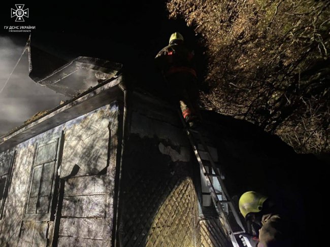На Волині горіли два житлові будинки, хата-пустка та господарська споруда