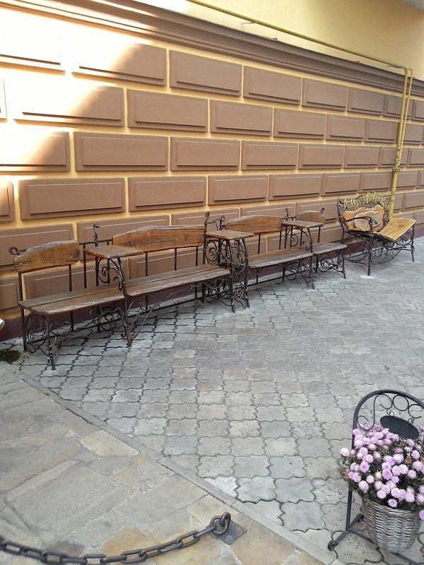 Якою Ви були, Груня Кац? Смачного Луцька!