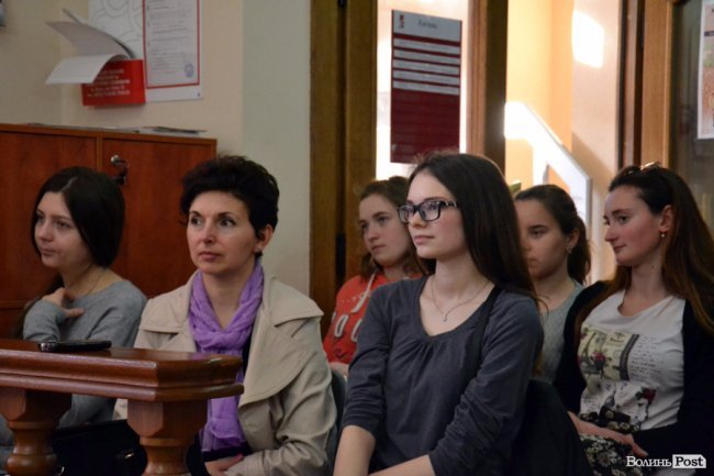 У Луцьку презентували книгу «смачних вишень, Львова та дощів»