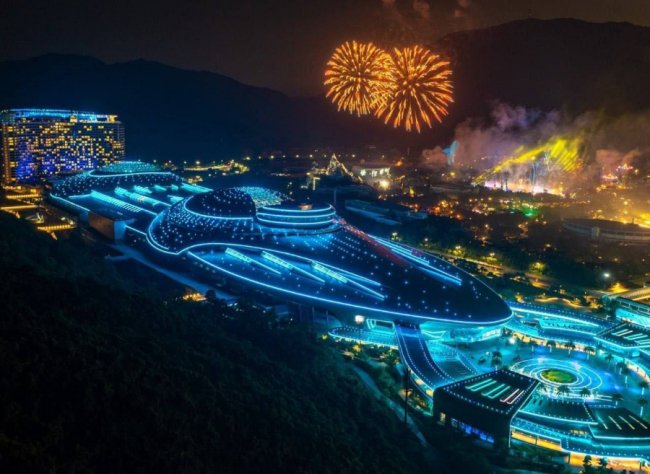 Найбільший у світі морський парк звели у вигляді НЛО