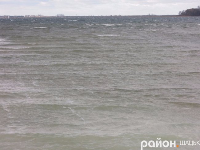 Сердитий і прекрасний: опублікували фото осіннього Світязю