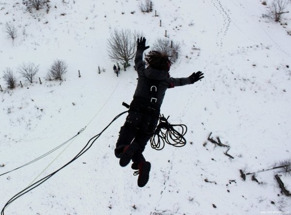 У Луцьку голий чоловік стрибнув з 50-метрової висоти. ФОТО