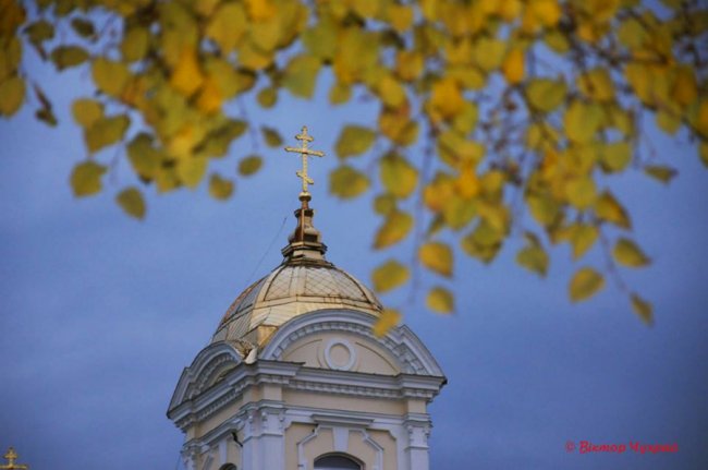 Жовтень в Луцьку на фото Віктора Чухрая