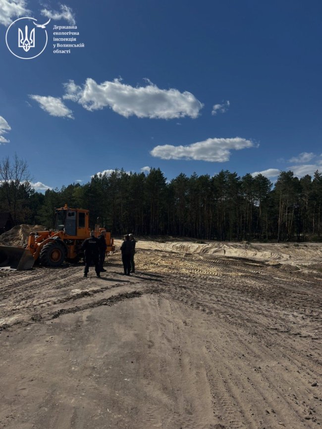 На Волині незаконно видобували пісок. ФОТО
