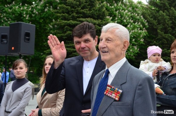 Антифашистська акція Партії регіонів у Луцьку. ФОТО