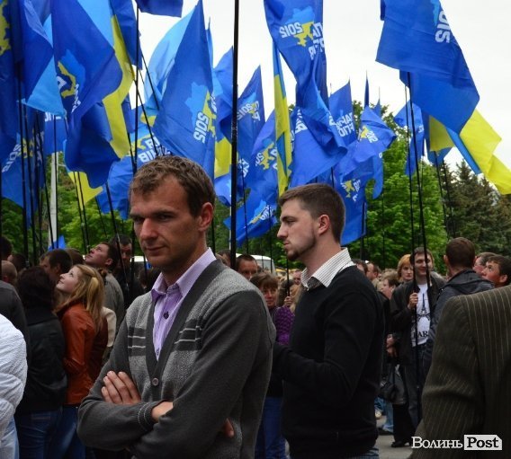 Антифашистська акція Партії регіонів у Луцьку. ФОТО