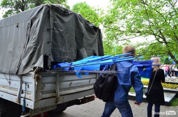 Антифашистська акція Партії регіонів у Луцьку. ФОТО