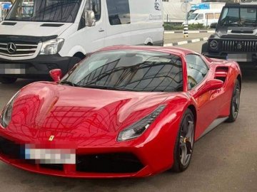 Через  «Ягодин» намагалися вивезти елітні іномарки 