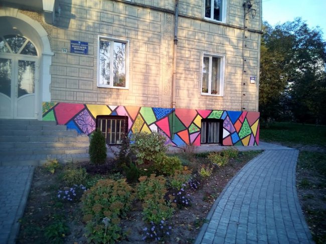 У Володимирі діти розмалювали художню школу. ФОТО