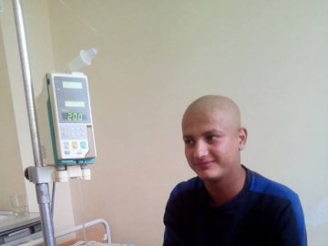 Волинян просять допомогти онкохворому підлітку