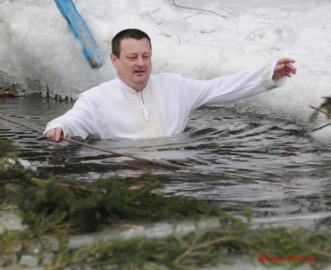 Фотограф поділився світлинами Водохреща у Луцьку