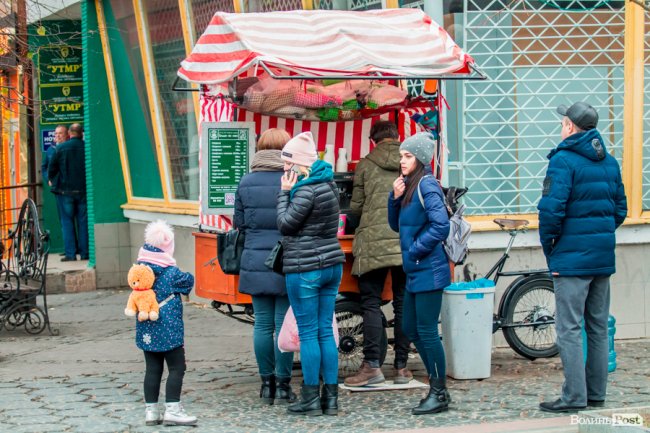 Кавовий Луцьк: як мешканці міста рятуються від холоду. ФОТО