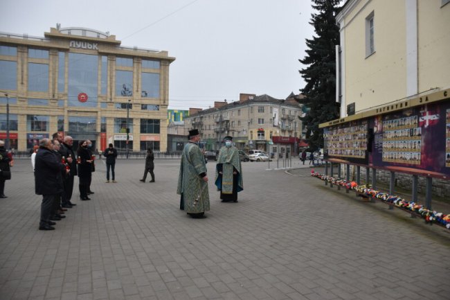 У Луцьку вшанували пам’ять Героїв Небесної Сотні. ФОТО